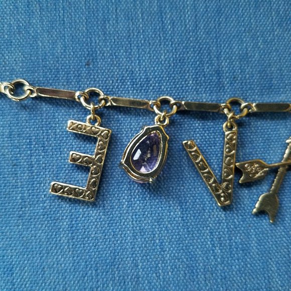 💌❤️Betsey Johnson "LOVE" Bracelet - NWOT❤️💌 - Picture 7 of 11